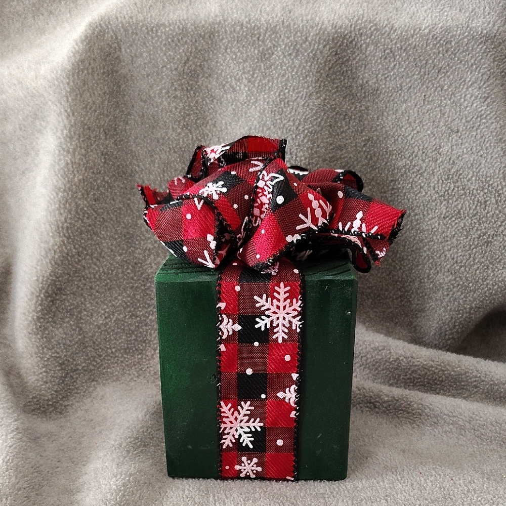 NWOT, Holiday Accent, Package
